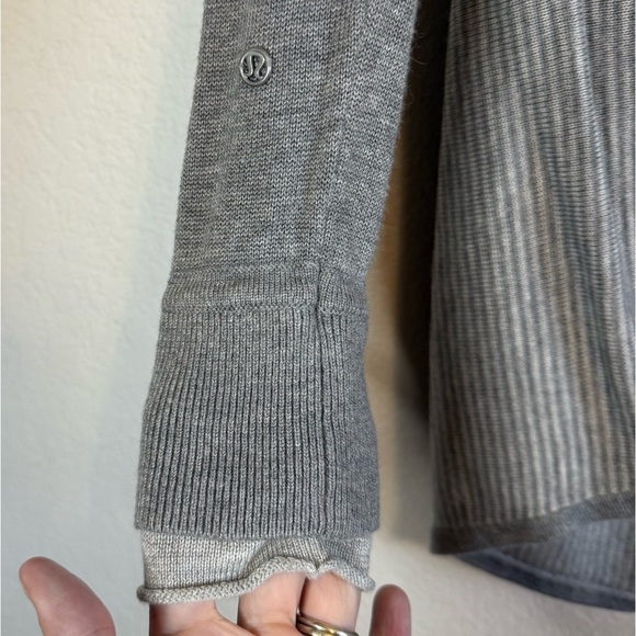 Lululemon Iconic Wrap Heathered Medium Grey Light Grey Mini Stripe Cardigan Top - Picture 7 of 10